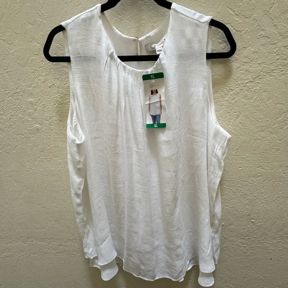 Cristina B Women's Sleeveless Blouse, White, XL
Christina Elegant White Top - Picture 1 of 11